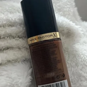 Max Factor Foundation Facefinity Flexi-Hold 3-in-1 Primer, Concealer, Foundation - Image 2