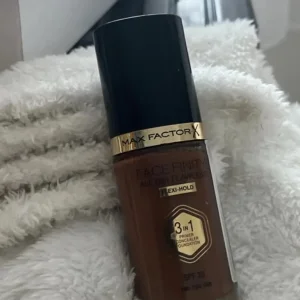 Max Factor Foundation Facefinity Flexi-Hold 3-in-1 Primer, Concealer, Foundation