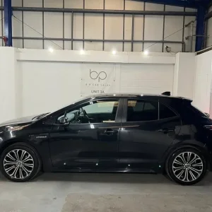 2019 Toyota Corolla 2.0L Hybrid Hatchback – Black, 5-door, CVT, Euro 6 - Image 4