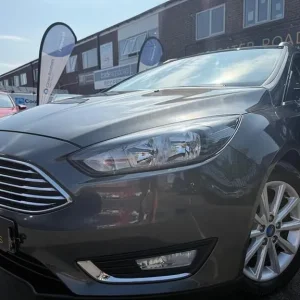 2015 Ford Focus 1.0T EcoBoost Titanium Estate - Image 3