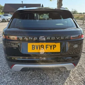 2019 Land Rover Range Rover Velar R-Dynamic 2.0 Diesel 4WD - Image 8