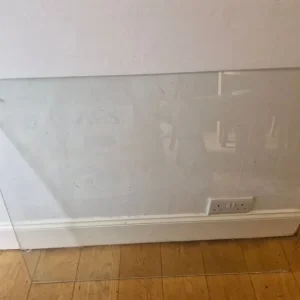 Glass splashback