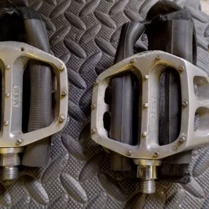 Push bike aluminium pedals and crank