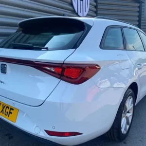 2021 SEAT Leon 1.5 TSI Evo 5-door Estate Manual - Image 8