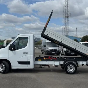 2023 Nissan Interstar Tekna Tipper 2dr Diesel Manual - Image 2