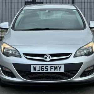 2015 Vauxhall Astra 1.6 CDTi ecoTEC BlueInjection Design Euro 6 5dr HATCHBACK Diesel Manual - Image 8