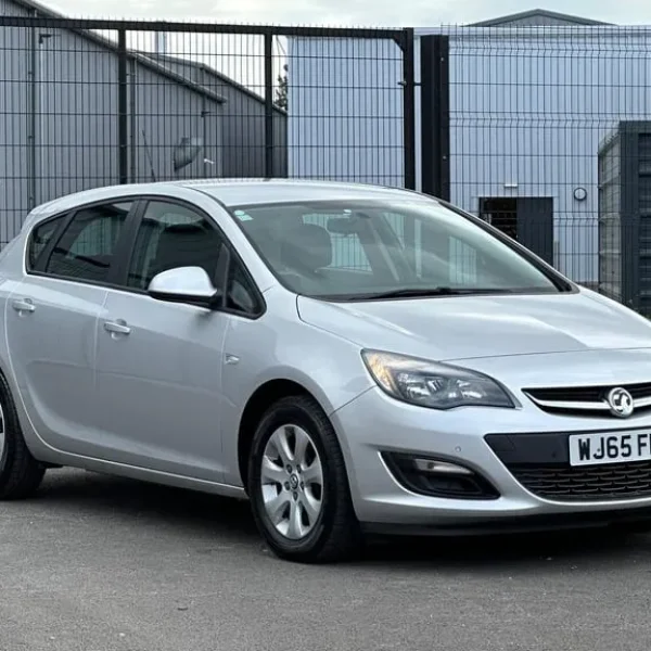 2015 Vauxhall Astra 1.6 CDTi ecoTEC BlueInjection Design Euro 6 5dr HATCHBACK Diesel Manual