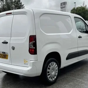 2021 Vauxhall Combo Turbo D 100ps 2300 Sportive Euro 6 with Air Con, Sat Nav Car Play, Rear Sen P... - Image 2