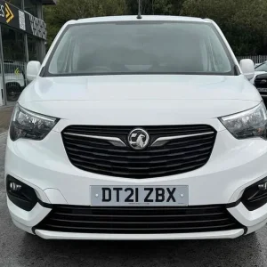 2021 Vauxhall Combo Turbo D 100ps 2300 Sportive Euro 6 with Air Con, Sat Nav Car Play, Rear Sen P... - Image 6
