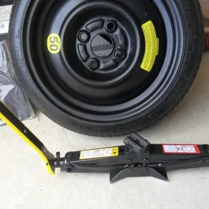 14" space saver wheel with jack and bag - Image 2