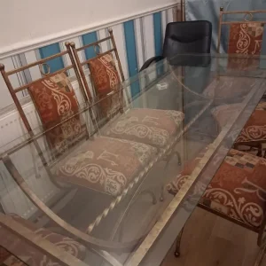 Table and chairs - Image 2