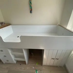 Kids cabin bed