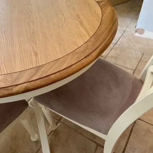 Oak topped Kitchen/Dining table and chairs - Image 2