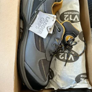 Women’s grey safety trainers size 7