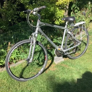 Hybrid Bike Giant Cypress 21 inch - Image 2
