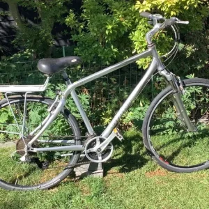 Hybrid Bike Giant Cypress 21 inch - Image 4