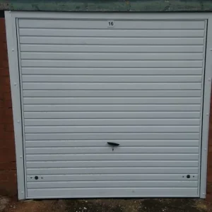 LOCK UP GARAGE TO LET IN KINGS NORTON - Image 3