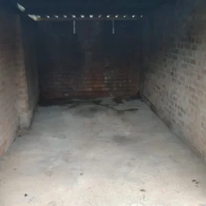 LOCK UP GARAGE TO LET IN KINGS NORTON - Image 4