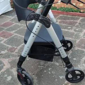 Bariatric Rollator | Heavy Duty Rollator With Seat - Image 3