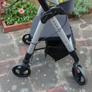 Bariatric Rollator | Heavy Duty Rollator With Seat