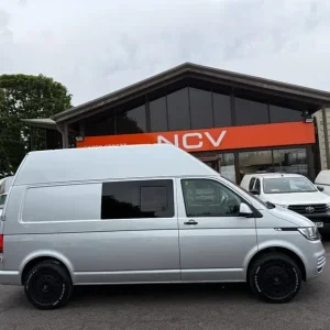 2021 Volkswagen Transporter T32 TDI 4MOTION T6.1 HALF CAMPER NO VAT SWOMPER Window Van Diesel Manual - Image 2