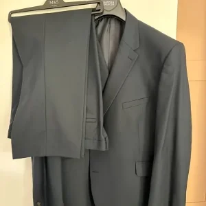 M&S Collection men’s navy suit (three pieces): 52 chest, 46 waist