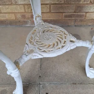 Marble top white cast iron garden table - Image 5