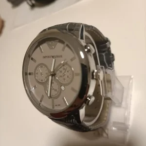 Armani classic men's watch - Image 2