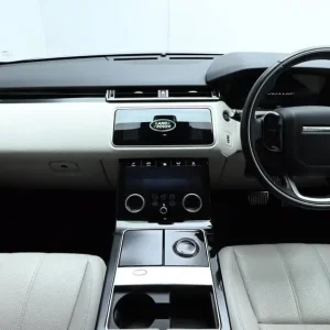 2019 Land Rover Range Rover Velar 2.0 D180 R-Dynamic SE SUV 5dr Diesel Auto 4WD Euro 6 (s/s) - Image 2