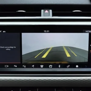 2019 Land Rover Range Rover Velar 2.0 D180 R-Dynamic SE SUV 5dr Diesel Auto 4WD Euro 6 (s/s) - Image 3