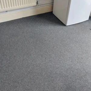 Used dark grey carpet tiles, 50cm square, 24 pieces plus offcuts - Image 2