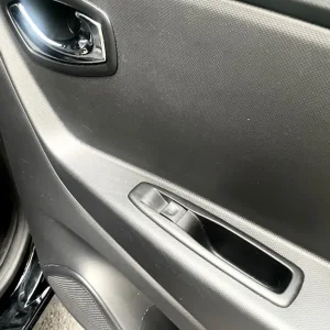 Renault Captur 1.5 dCi Automatic – 2015 – 5 Doors - Image 8