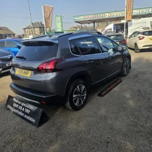2019 Peugeot 2008 1.2 PureTech Allure Euro 6 5-door hatchback manual - Image 5