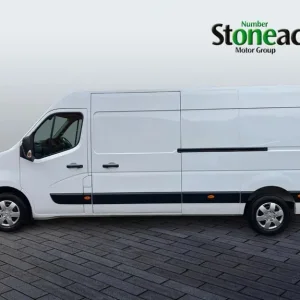 2024 Nissan Interstar 2.3 dCi 35 Tekna Panel Van - Image 4