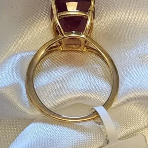 9ct Gold Ring Solitaire Yellow Gold Ruby Size M - Image 2
