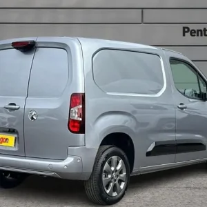 Vauxhall Combo 1.5 Turbo D 2300 Pro Panel Van 5dr Diesel Manual Swb Euro 6 s/s - Image 4