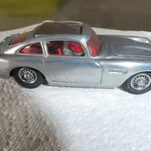 1965 Corgi 007 Aston Martin DB5 with ejector seat and box - Image 3