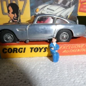 1965 Corgi 007 Aston Martin DB5 with ejector seat and box - Image 6