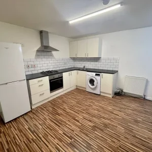 1 Bedroom Flat in Prescot, Huyton - Image 3