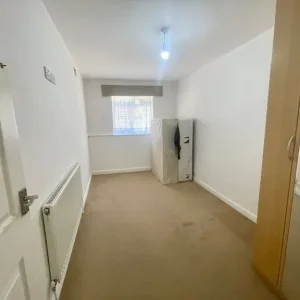 1 Bedroom Flat in Prescot, Huyton - Image 6