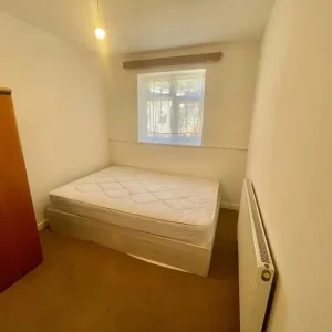 1 Bedroom Flat in Prescot, Huyton - Image 7