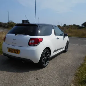 CITROEN DS3 D-STYLE+ 1.6 1.6L MANUAL HATCHBACK BRILLIANT WHITE 2011 - Image 2