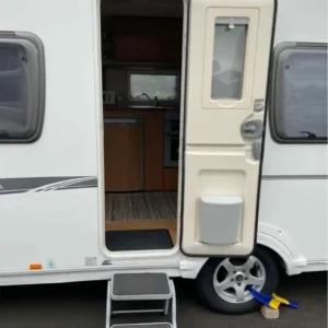 4 berth caravan - Image 3