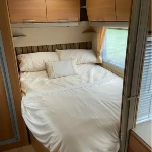 4 berth caravan - Image 8