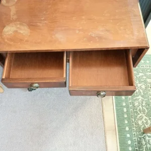 Vintage table with drop leaf and wheels - Image 4