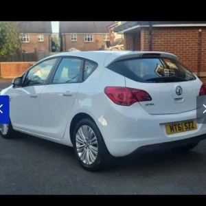2011 Vauxhall Astra 1.4L Hatchback - Image 2