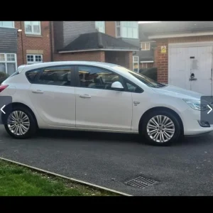 2011 Vauxhall Astra 1.4L Hatchback - Image 5