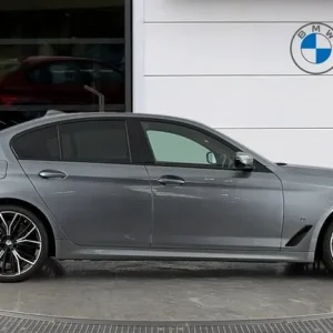 2021 BMW 5 Series 530d xDrive M Sport 4dr Diesel Auto - Image 3