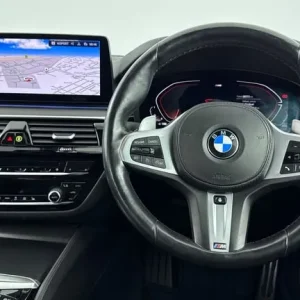 2021 BMW 5 Series 530d xDrive M Sport 4dr Diesel Auto - Image 5
