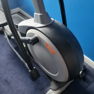 Nordic Track E7.2 Incline Elliptical with Two Polar Heart Monitors - Image 2
